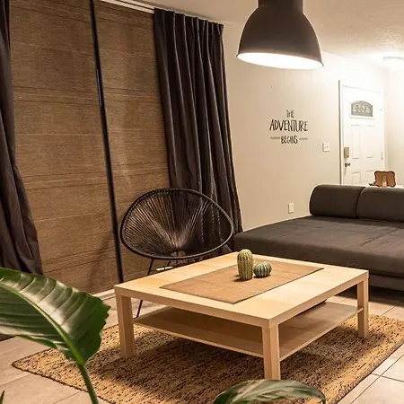 Renovated 3 Bedroom Home Near All Main Attractions